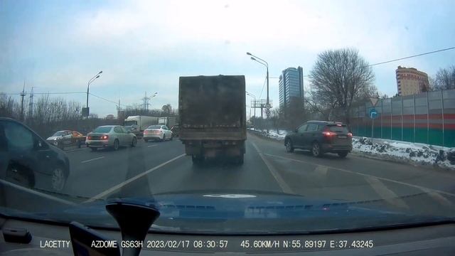И зачем? Надо было пинка дать. смотреть онлайн