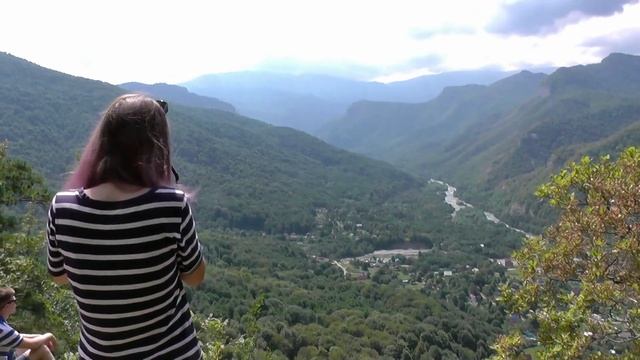 Смотровая площадка с восточной стороны Никитино, Мостовской р-н, Краснодарский кр. смотреть онлайн