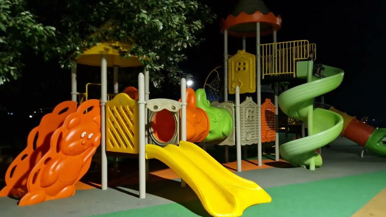 Кинотеатр под открытым небом. Детская развлекательная площадка. 7 июля 2023 г.