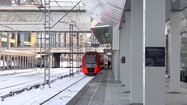 "В апрельскую зиму!" Отправление электропоезда "Ласточка-Премиум" ЭС1П - 024 с Восточного вокзала смотреть онлайн