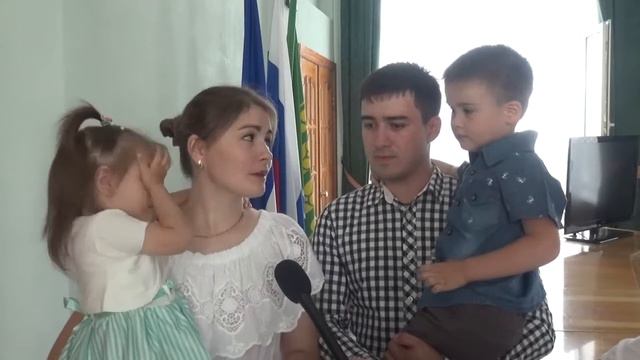 Молодые семьи получили сертификаты на погашение части ипотечного кредита смотреть онлайн