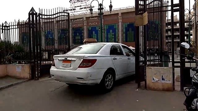 Каир, Египет / Cairo, Egypt. Покупаю билет на автобус Каир - Порт-Саид. смотреть онлайн