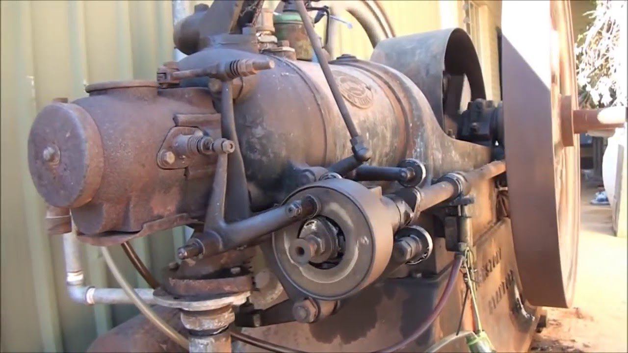 Запуск старинного дизеля,ему более 100 лет/Launch of an old diesel engine that is more than 100years смотреть онлайн