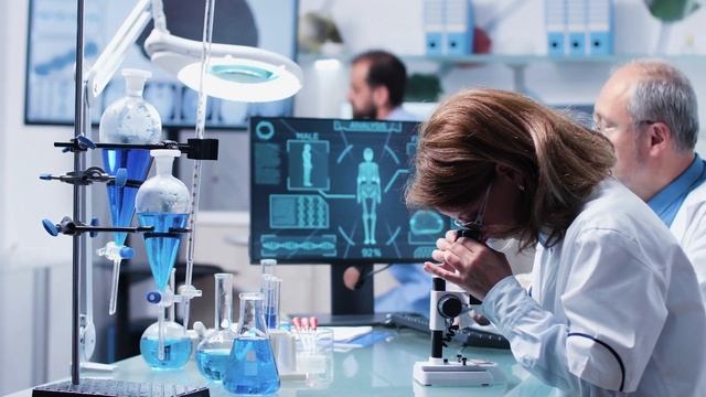 Почему смывать воду в унитазе с открытой крышкой плохая идея смотреть онлайн