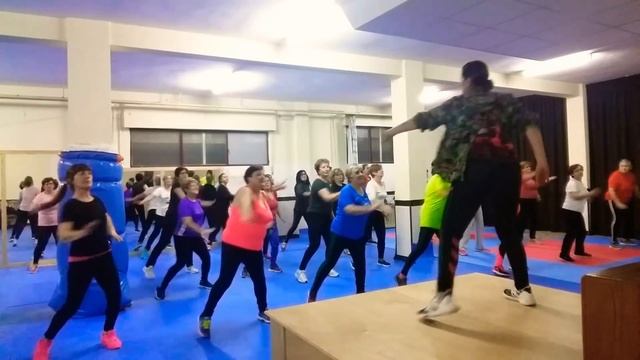 ? Zumba Gold ? Warm Up // Calentamiento // Laura García Amores смотреть онлайн