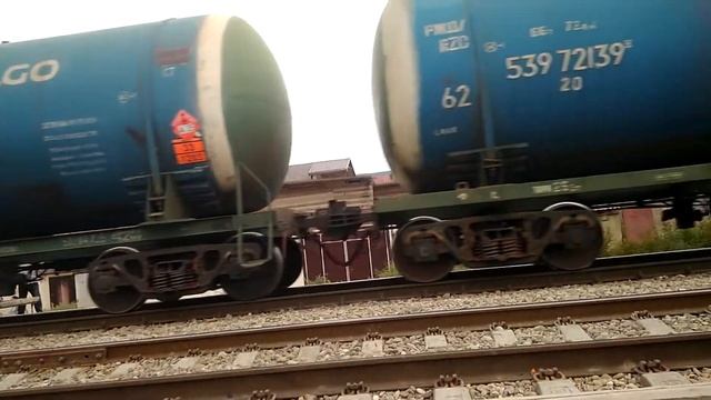 Электровоз ВЛ80т-1135 с грузовым поездом. смотреть онлайн