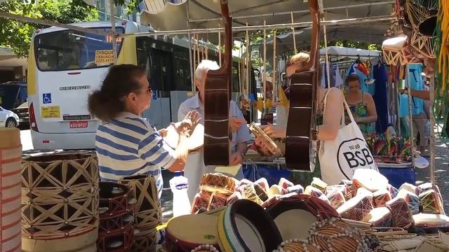 ВЖ Рио де Жанейро Ярмарка мастеров Praça General Osório Em Ipanema смотреть онлайн