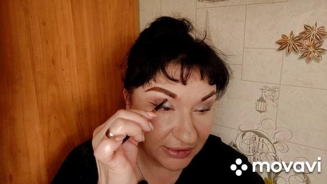 Макияж с палеткой теней LA ROSA смотреть онлайн