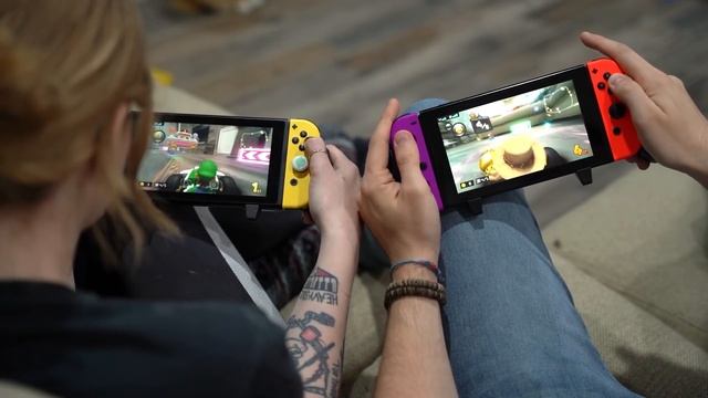 What it's ACTUALLY like to play Mario Kart Live: Home Circuit смотреть онлайн