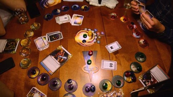 Играем в космический контакт (cosmic encounter)