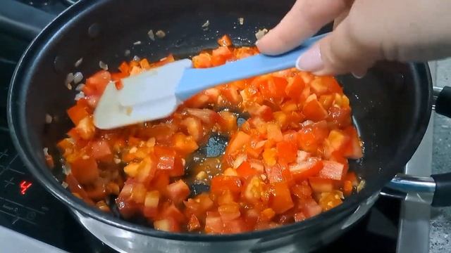 Самый ВКУСНЫЙ завтрак в вашей жизни ШАКШУКА горячий за 5 минут на сковороде смотреть онлайн