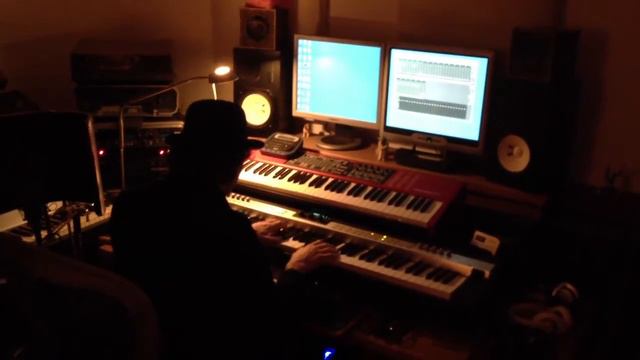 Julian Chown - Piano Improvisation 2012 - Yamaha CP5 - Joules Productions смотреть онлайн