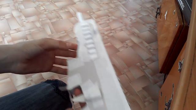 Как сделать UMP-45 из картона ?
