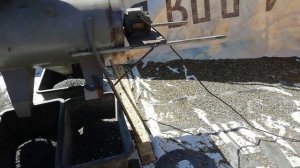 Готовлю семечку в маслопресс.  Веялка самодельная  в деле.