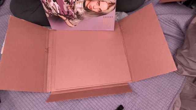 Billie Eilish vinyl unboxing смотреть онлайн