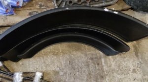 Три вида заводских передних крыльев трактора МТЗ