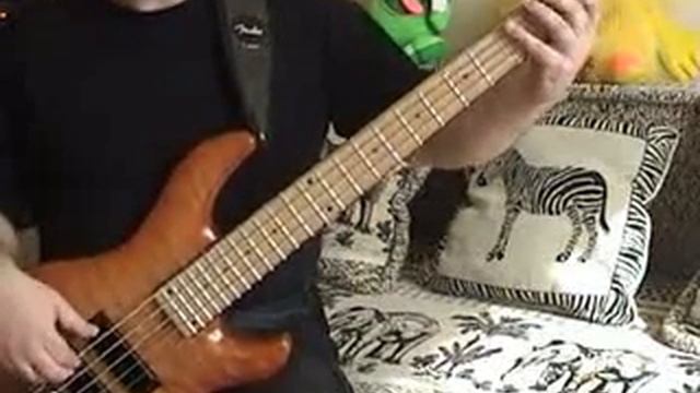 школа игры на БАС гитаре | lern and play on BASS guitar PART1 смотреть онлайн