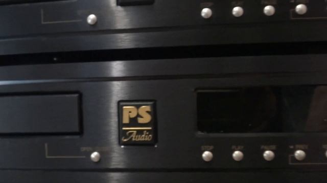 PS Audio LAMBDA CD Drive & REFERENCE LINK LS DIGITAL PROCESSOR смотреть онлайн