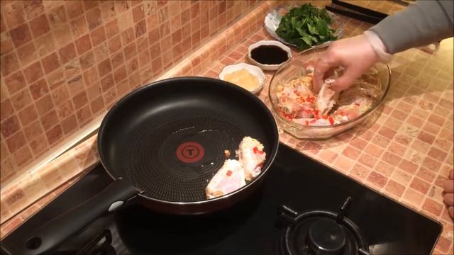 Куриные крылья в медово-соевом соусе, улетные крылышки приготовленные на сковороде. А вы пробовали? смотреть онлайн