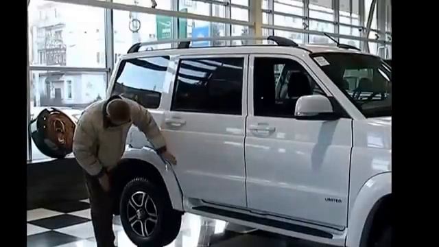 UAZ Patriot 2016 vs Land Rover Defender весенняя пров смотреть онлайн