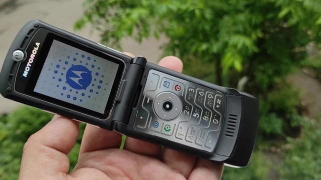 Motorola RAZR V3 Black original смотреть онлайн