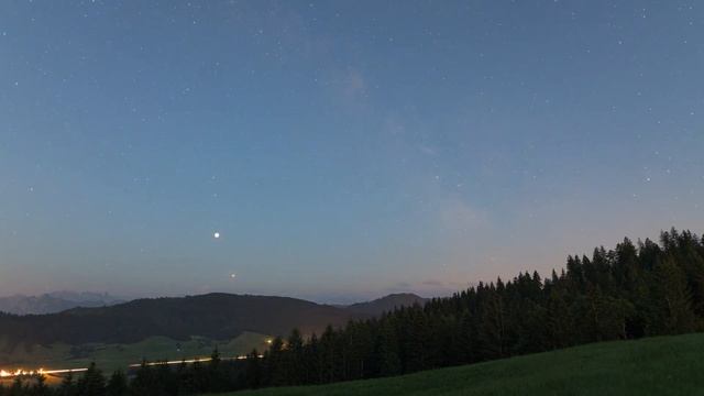 Таймлапс звездного неба. Звездное небо. Небо над лесом. смотреть онлайн