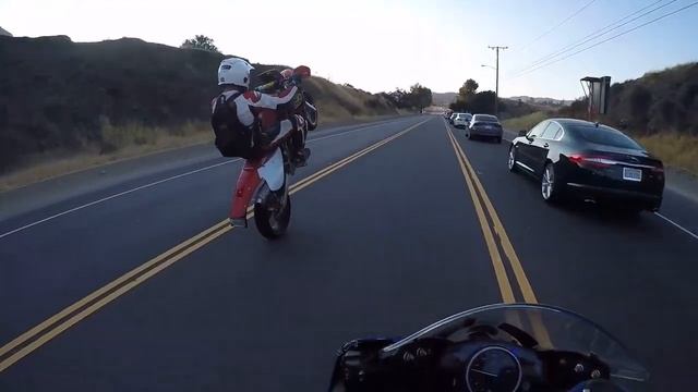 Supermoto Wheelie like a boss! Honda XR650R смотреть онлайн