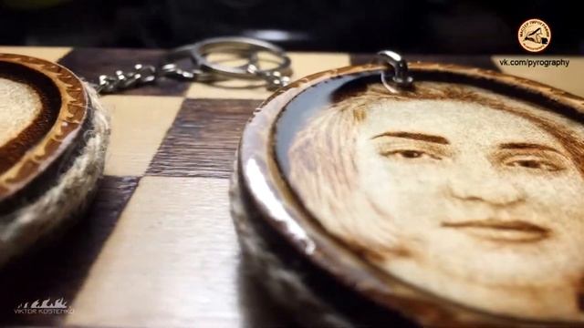 Парные брелочки для двоих, с портретами. Пирография. Выжигание по дереву смотреть онлайн