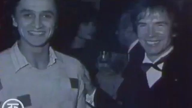 НУРЕЕВ И РУЗИМАТОВ..ФАРУХ ИНТЕЛИГЕНТНЪЙ АРТИСТ ! смотреть онлайн