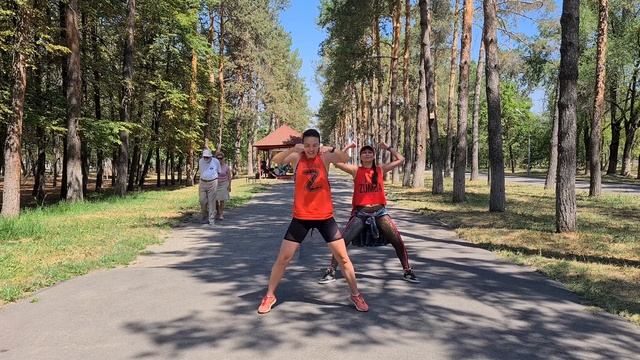 Танцуй и приводи мышцы в тонус! Самая весёлая фитнес тренировка! смотреть онлайн