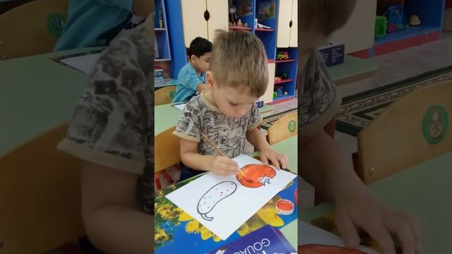 НОД по художественно-эстетическому развитию. Рисование. Тема: "Подарок для Зайчика". смотреть онлайн