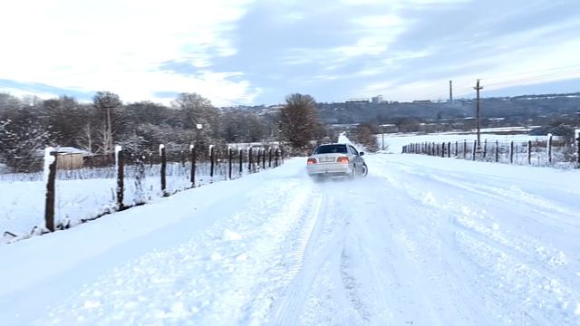 Mitsubishi Carisma V16 2003