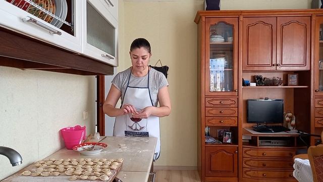 Кухонная эпопея / Отбивные в сырном кляре / Пельмени / Гороховый суп