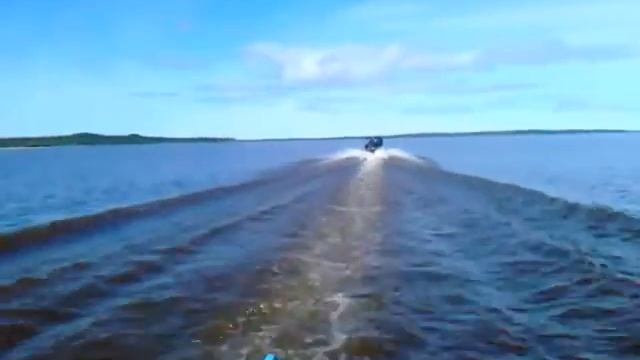 езда по воде на лодке смотреть онлайн