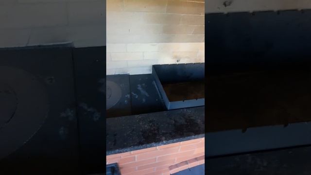 Мангал из кирпича в беседке