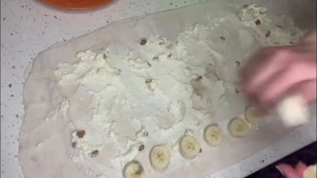ЗАЛИВНОЙ ПИРОГ ИЗ ЛАВАША С ТВОРОГОМ И БАНАНОМ. LAVASH FILLER PIE WITH CURES AND BANANA. смотреть онлайн