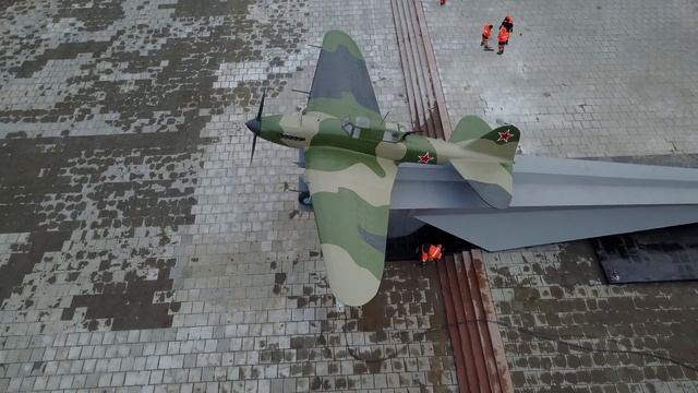 Монумент Самолёт ИЛ-2/ пр Кирова/Московское шоссе 5.11.2017(Video 4K) смотреть онлайн