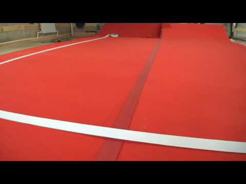 Сборка помоста для спортивной гимнастики (гимнастического) DNN на пружинах и укладка ковра на него