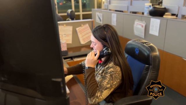 Emergency Communications Specialist смотреть онлайн