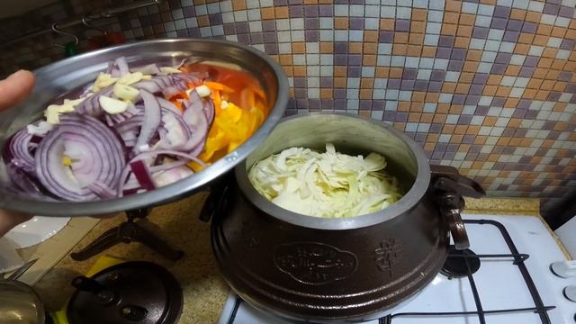 Бомбический борщ в Афганском Казане. Голодным не смотреть! #борщ #афганскийказан смотреть онлайн