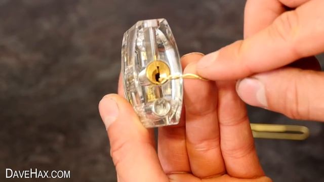 Open a Lock with a Paper Clip смотреть онлайн