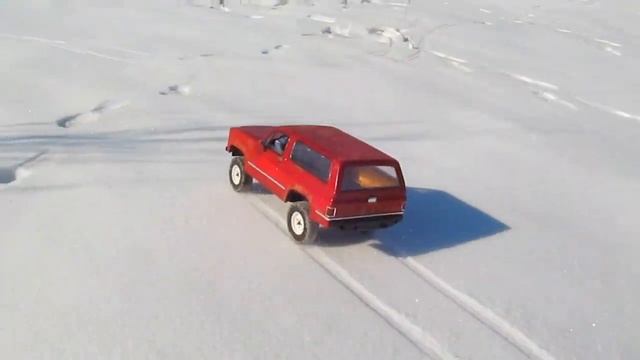 Vaterra Chevy Blazer-adventures ROCKY TERRAIN snowy off-road. смотреть онлайн