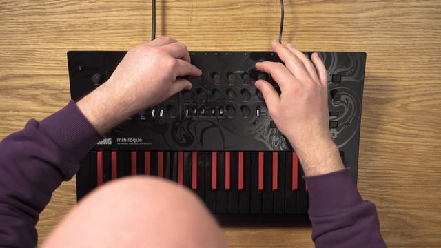 Korg Minilogue Bass смотреть онлайн