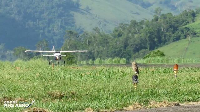 Cessna 210L Centurion II Decolando no Aeroclube de Cachoeiro смотреть онлайн
