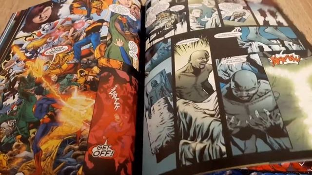 ABSOLUTE INFINITE CRISIS HC смотреть онлайн