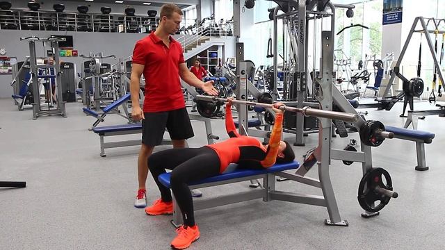 Жим штанги в положении лёжа смотреть онлайн