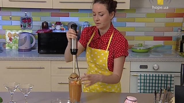 Апельсиново-банановый смузи с миндалем | Лінива кухня [91/14] смотреть онлайн