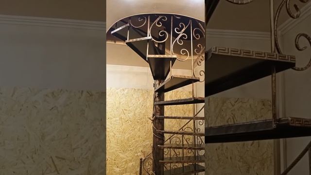 Кованые перила на винтовую лестницу и проем смотреть онлайн