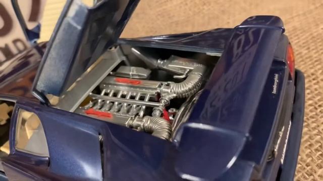 Lamborghini Diablo Die Cast Scale Model 1:18 #modelcarsgarage Bburago