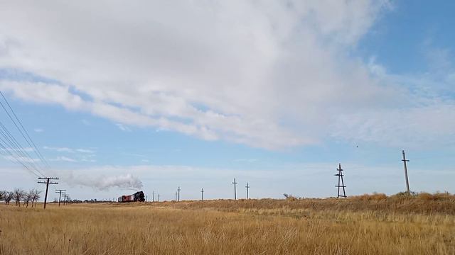 Паровоз ЛВ-0233 на перегоне Ульдючины - Элиста 15.09.2022г. смотреть онлайн